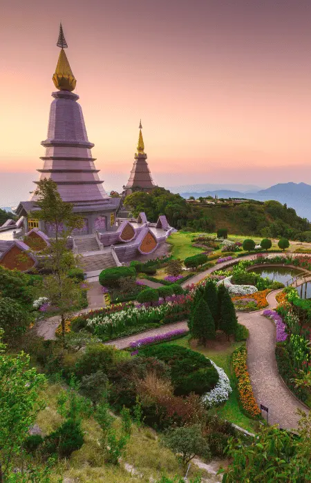 Bangkok pictures - Temple with garden