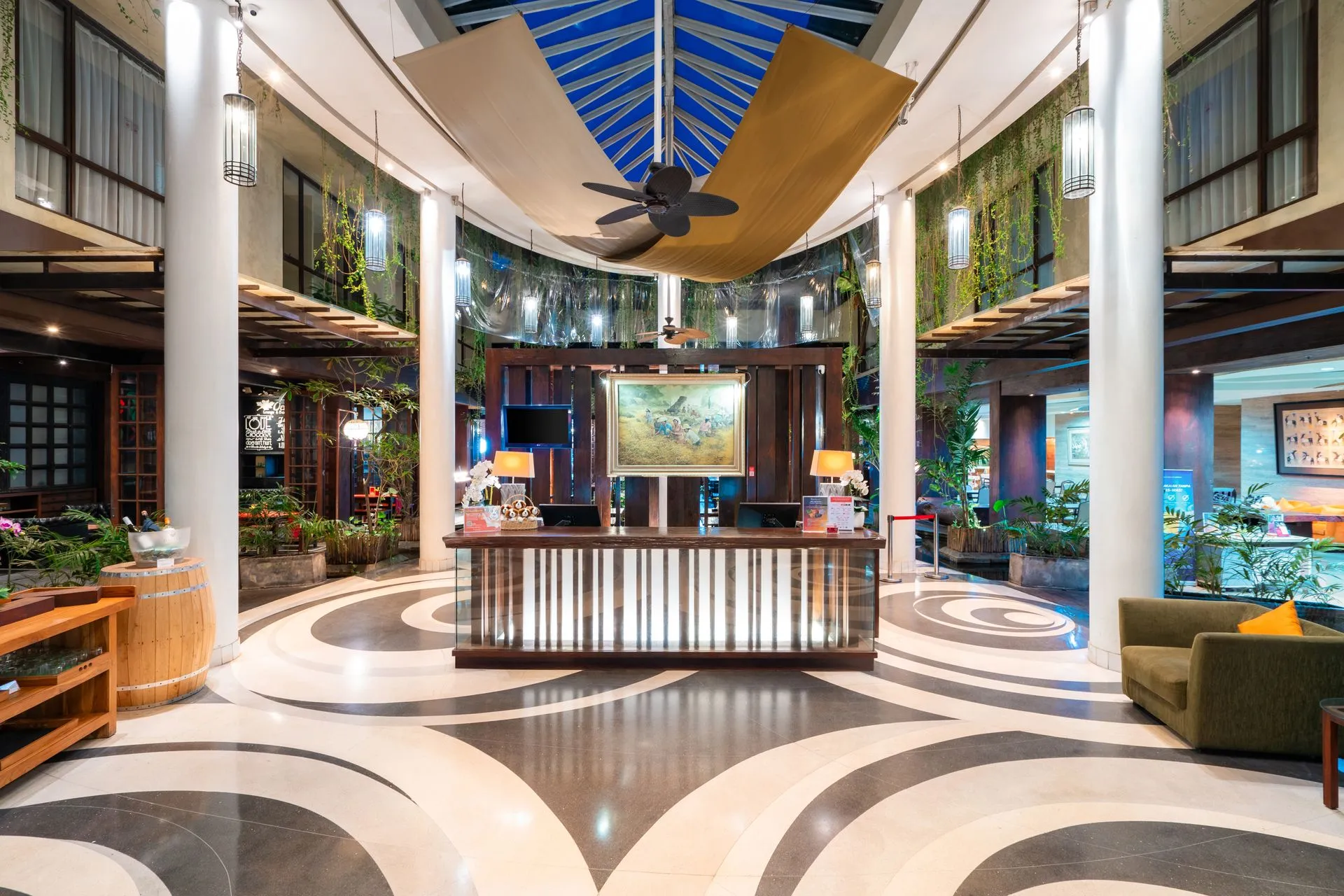swiss-belhotel-rainforest-Entrance-2-1920w.webp